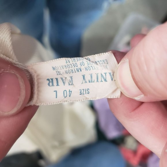 VANITY FAIR Women's Vintage Intimates Cream Off White Nylon Double Side Slit Sli - Picture 3 of 9